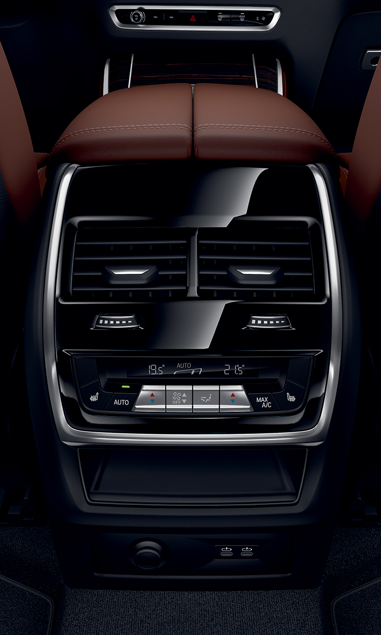 Automatic Air Conditioning with 4-zone control
